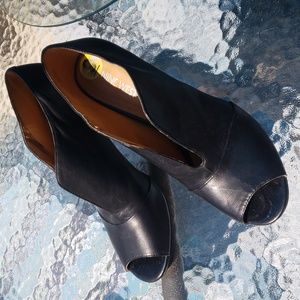 Nine West Shootie